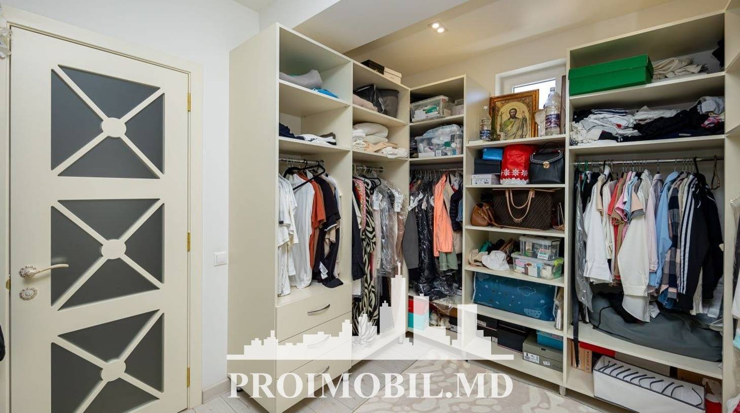 https://images.proimobil.md/z9hDNkRZUWC9lOWXbZ8M6K0FCcvourL4LwW5-yPFTAE/watermark:0.75:so:0:30:0.39/resize:fill:1460:816:1/gravity:ce/bG9jYWw6Ly8vZXN0YXRlL2xyLzQxNmZlMTk2LWExOGMtNGQ0OC1hMTg5LWJhZjcxOWJjMDJlMy5qcGVn