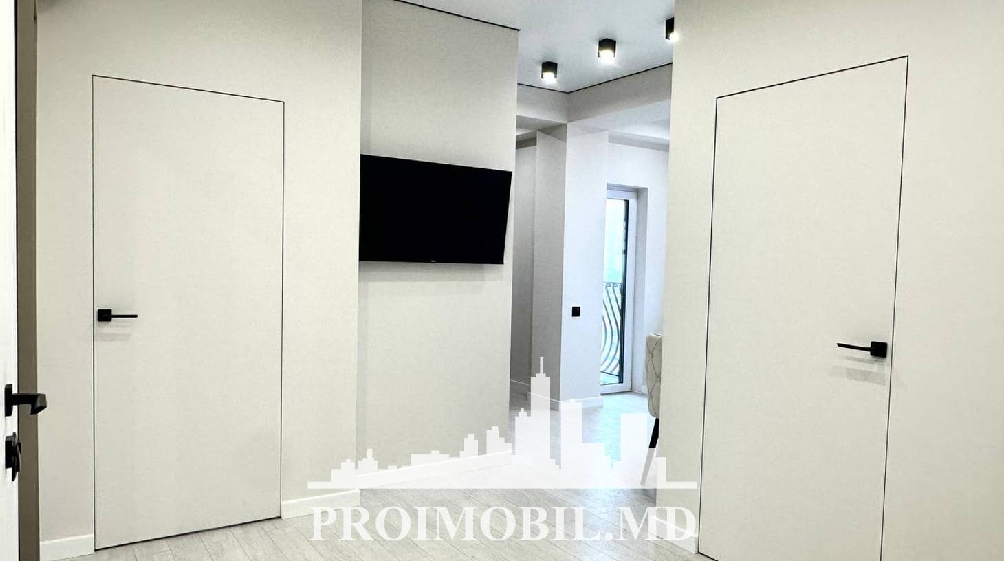 https://images.proimobil.md/zB-JJtn3ZY36qH-fzPSPHvPIEmRxIvyCQhXCnUGsFEo/watermark:0.75:so:0:30:0.39/resize:fill:1460:816:1/gravity:ce/bG9jYWw6Ly8vZXN0YXRlL2xyLzEwMzY3M2M2LWFmMDAtNDRhZS04NjY1LTNkY2E4YzU0NDRiNC5qcGVn