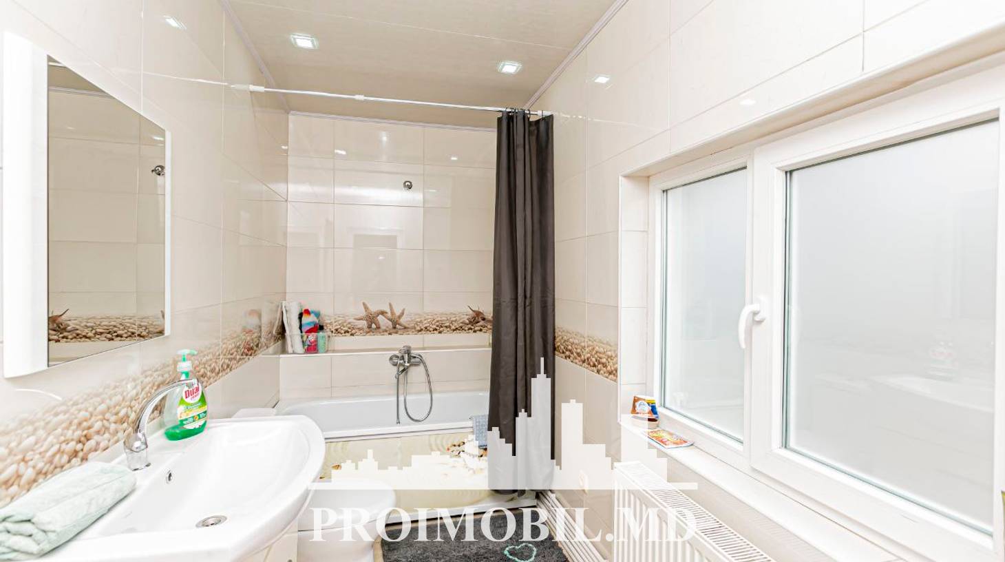 https://images.proimobil.md/zD_xTrtscEhR2eBs8938drP_5IatdZzMDDISSueM-Vo/watermark:0.75:so:0:30:0.39/resize:fill:1460:816:1/gravity:ce/bG9jYWw6Ly8vZXN0YXRlL2xyLzI4ZjU3Nzc3LTg3MTAtNGM1Yi05ZTIxLWE0ZDk3N2NiNzJjZi5qcGVn
