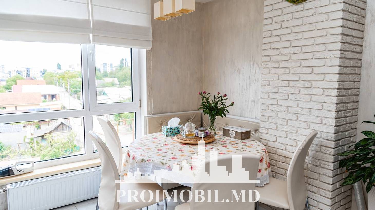 https://images.proimobil.md/zE3ITF4j9FjZUeOJSHArRypRsd5v9Lh4i7UrtCvqyWU/watermark:0.75:so:0:30:0.39/resize:fill:1460:816:1/gravity:ce/bG9jYWw6Ly8vZXN0YXRlL2xyLzRhMjBmZDEyLTdlYjAtNDQ1Yy04NzBkLWM4MGFjYWJiZDAwOS5qcGVn