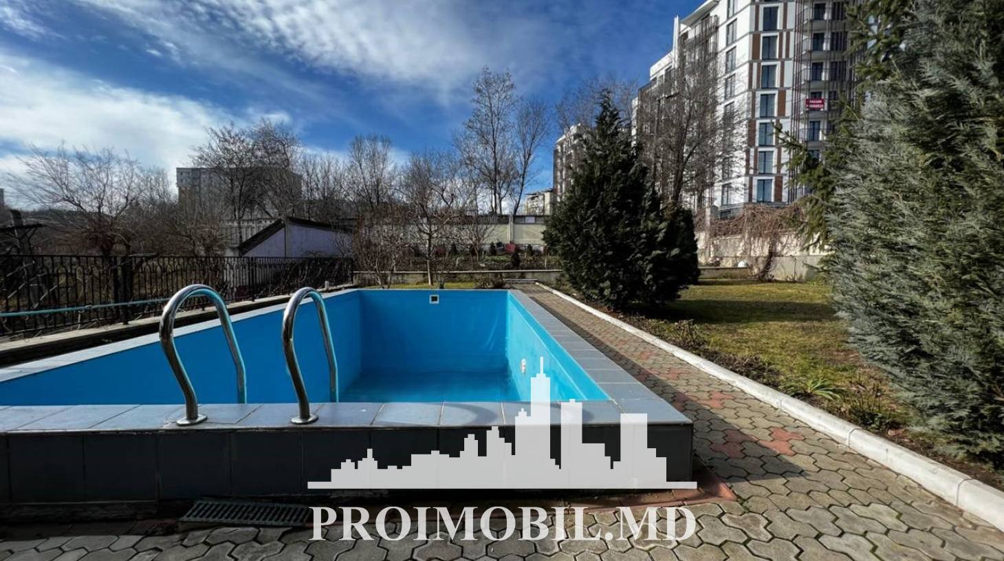 https://images.proimobil.md/zEgaE9oPDqWAMSlQFzOR4MdYJOlSiI1cVLfbXSLwpfw/watermark:0.75:so:0:30:0.39/resize:fill:1460:816:1/gravity:ce/bG9jYWw6Ly8vZXN0YXRlL2xyLzMxZmY2NDY2LTI2MmEtNGUyNy04OWZkLTMwZDUzN2I1NzMzMS5qcGVn