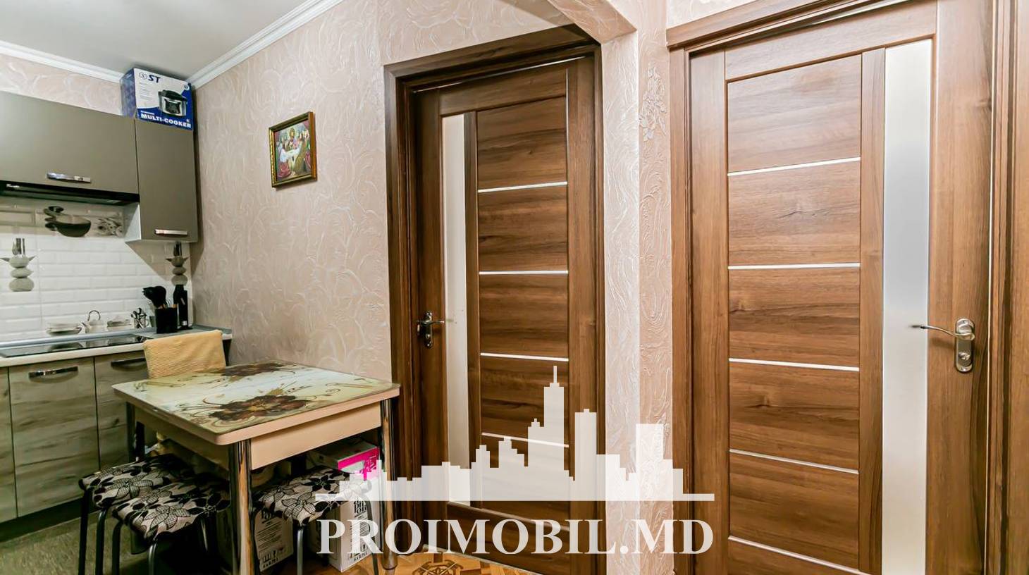 https://images.proimobil.md/zEz5h4iZ_5BRneNi7CH0t9YTPVGUxCDaeVvw2yMMX_M/watermark:0.75:so:0:30:0.39/resize:fill:1460:816:1/gravity:ce/bG9jYWw6Ly8vZXN0YXRlL2xyL2ZiYTc5YzQxLTFlOGItNGQ4Mi05ZDM3LTY0MDU0NGZlMzAzMi5qcGVn