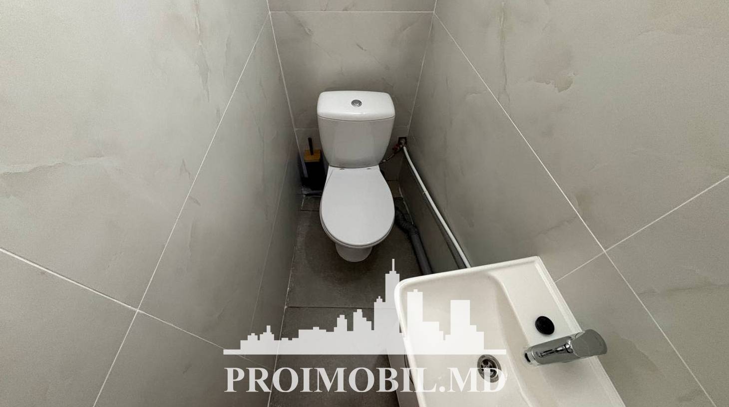 https://images.proimobil.md/zGYOBNZgc2YKaA3_IEbuI8UwpYi_sKX_QL19FW1OaMw/watermark:0.75:so:0:30:0.39/resize:fill:1460:816:1/gravity:ce/bG9jYWw6Ly8vZXN0YXRlL2xyL2ZlYjg3OTEwLWRmMzItNDA2NC1hNWZmLTI5YTUzMjljMmExYS5qcGVn