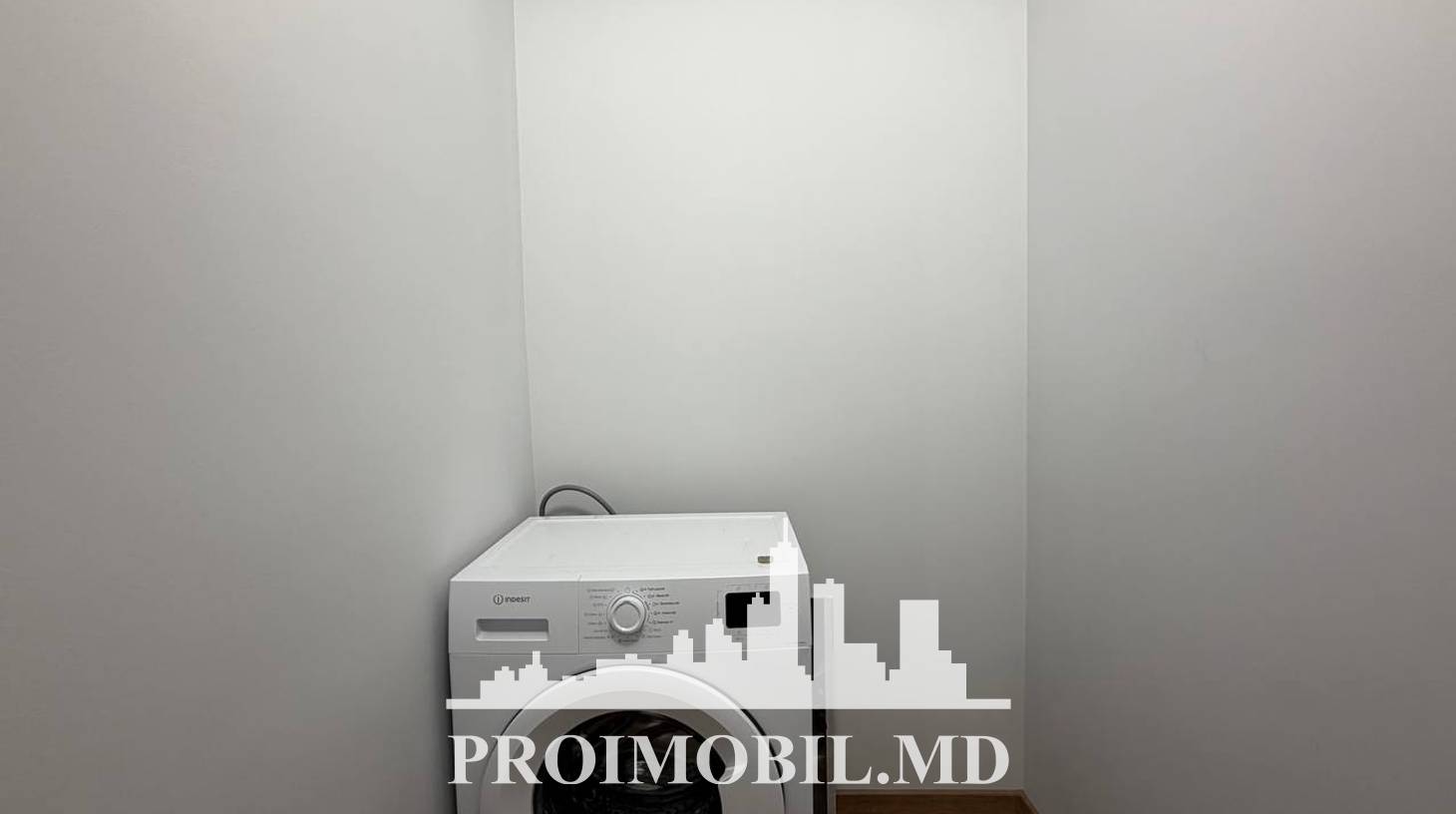 https://images.proimobil.md/zJXSiEfdltBOGwtIXEofW-3q_bSrLUDNh32gMtXem50/watermark:0.75:so:0:30:0.39/resize:fill:1460:816:1/gravity:ce/bG9jYWw6Ly8vZXN0YXRlL2xyLzkyMjc0NzhhLWRmOTgtNDhiMy05Y2RhLTJjN2FiZjdhNWJjNC5qcGVn