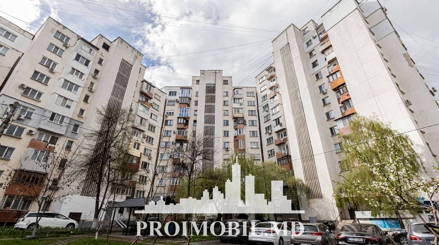 https://images.proimobil.md/zNRZYX4HGYh0Qll2rHzOCoq7apEd6QvFkQOjwk3qmdQ/watermark:0.75:so:0:30:0.39/resize:fill:1460:816:1/gravity:ce/bG9jYWw6Ly8vZXN0YXRlL2xyL2JmM2IwNDE1LWUwYjUtNGM4Ny04MGVmLThkMGYzN2Q1ZWM5OS5qcGVn