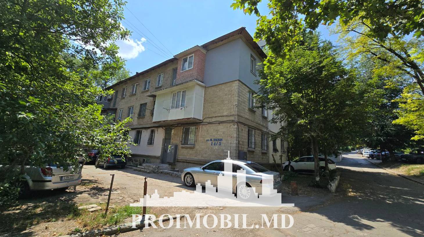 https://images.proimobil.md/zOV6ETZYJ78WsvhgYdUIoPnh9-sx3xysDpih3lGVfE0/watermark:0.75:so:0:30:0.39/resize:fill:1460:816:1/gravity:ce/bG9jYWw6Ly8vZXN0YXRlL2xyLzQ0NWIxNDBlLTRjZTEtNDZlOC1iNDgxLTIwN2Y5N2UzMThlMS5qcGVn