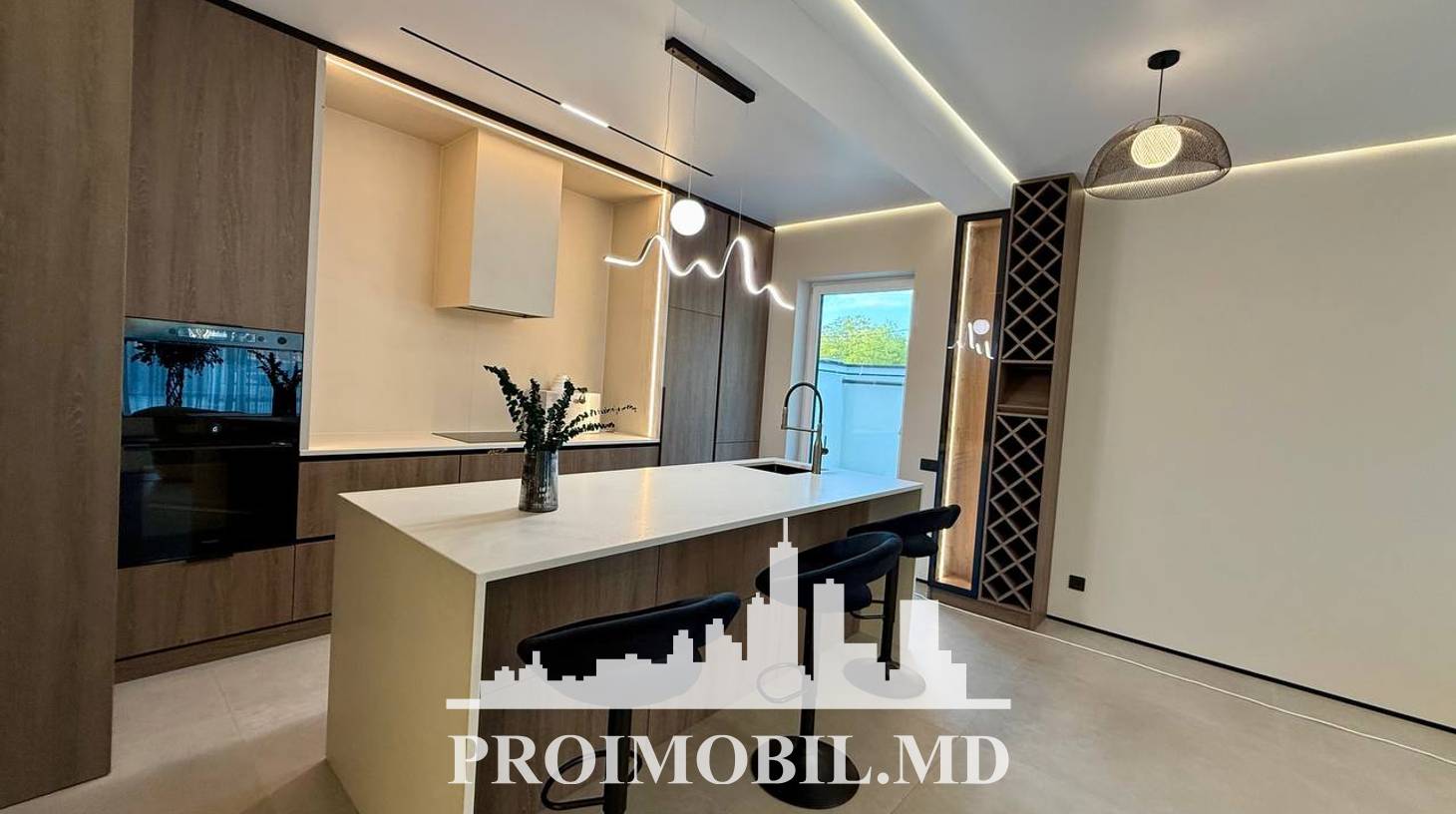 https://images.proimobil.md/zPsLR9K-fsU7SeVFsaTyMv6z0N11YtGO9A1_ruPsbdQ/watermark:0.75:so:0:30:0.39/resize:fill:1460:816:1/gravity:ce/bG9jYWw6Ly8vZXN0YXRlL2xyL2Y3ZjUyNWJmLTFlMTAtNDZjZi1hNDYwLWI2NjRmYzU3ZWM0NC5qcGVn