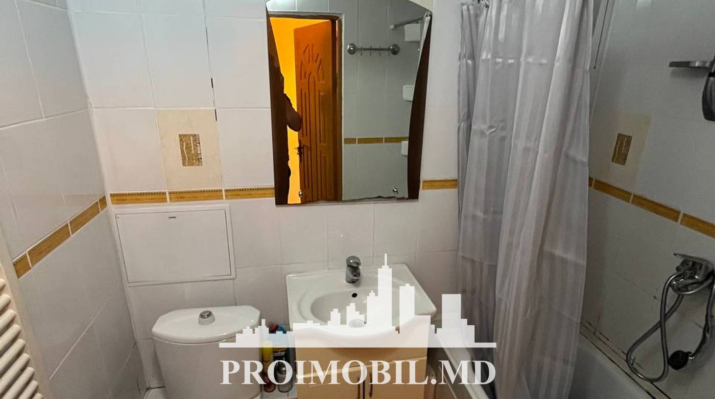 https://images.proimobil.md/zQ8oBsOAm8g__lQV99KauBmej_NQCFE67r5s4yp9Z5o/watermark:0.75:so:0:30:0.39/resize:fill:1460:816:1/gravity:ce/bG9jYWw6Ly8vZXN0YXRlL2xyL2I0ZDA2YzIxLTE0ZWItNDIxMy04M2ZmLTUwZmYzZjdhMGIyMC5qcGVn