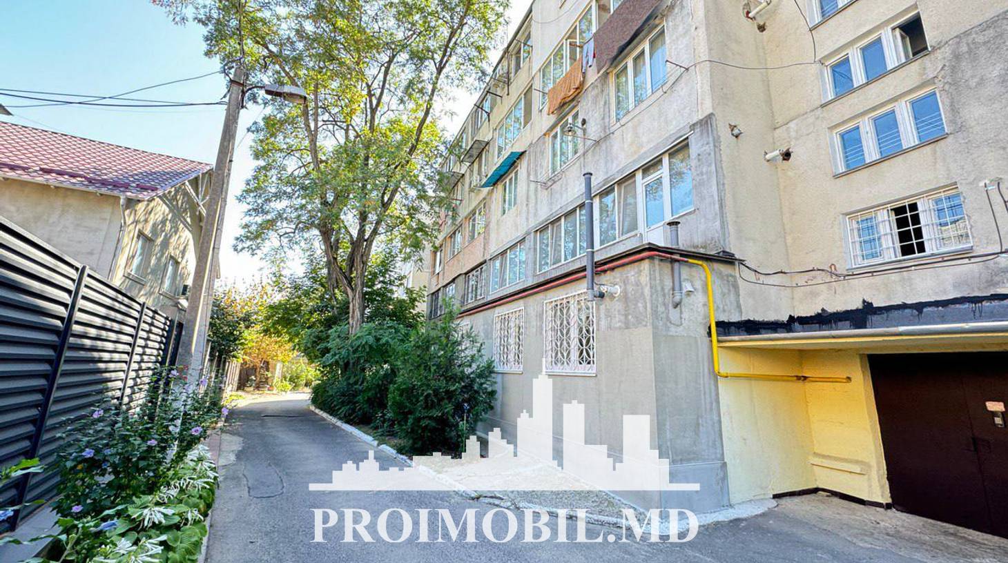 https://images.proimobil.md/zQb9SIh5DIAzGzoJmHfL3nJCRCu6gbw9xxwvRPBehz8/watermark:0.75:so:0:30:0.39/resize:fill:1460:816:1/gravity:ce/bG9jYWw6Ly8vZXN0YXRlL2xyLzI5NzJkNWYwLTE2MDktNDc1OS05OWEyLTk0MGFjODQ3NTM2MS5qcGVn