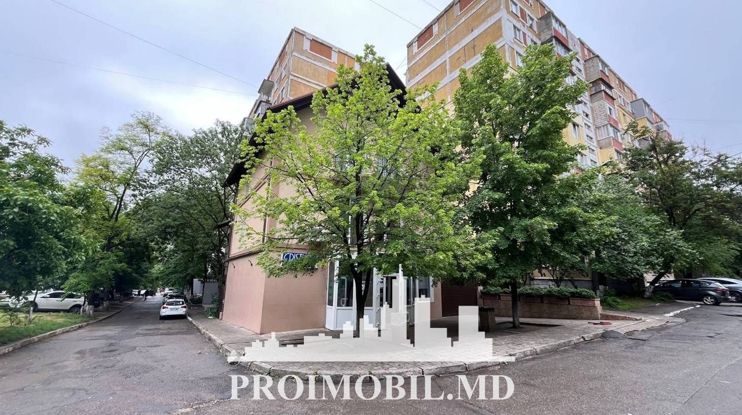 https://images.proimobil.md/zTA8sbDpypZaoTnksxS1ojihagBWRsx9cS_gRg6_p7c/watermark:0.75:so:0:30:0.39/resize:fill:1460:816:1/gravity:ce/bG9jYWw6Ly8vZXN0YXRlL2xyL2M5YjgyZTk0LTAyNTYtNDI1Ny1hNzZmLWExN2YwMmM5NDljNS5qcGVn