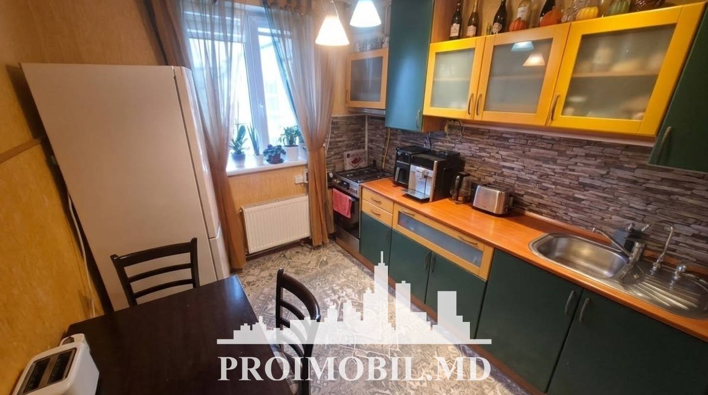 https://images.proimobil.md/zUKGQ_iUYKBlZzgODn14k4lhQrzpizJTyCm3QRyQ9H8/watermark:0.75:so:0:30:0.39/resize:fill:1460:816:1/gravity:ce/bG9jYWw6Ly8vZXN0YXRlL2xyL2QxNDI1OGFjLTk2Y2YtNGYwNi1iYTQ1LTJjYWI1ZGY5ZDg5OS5qcGVn