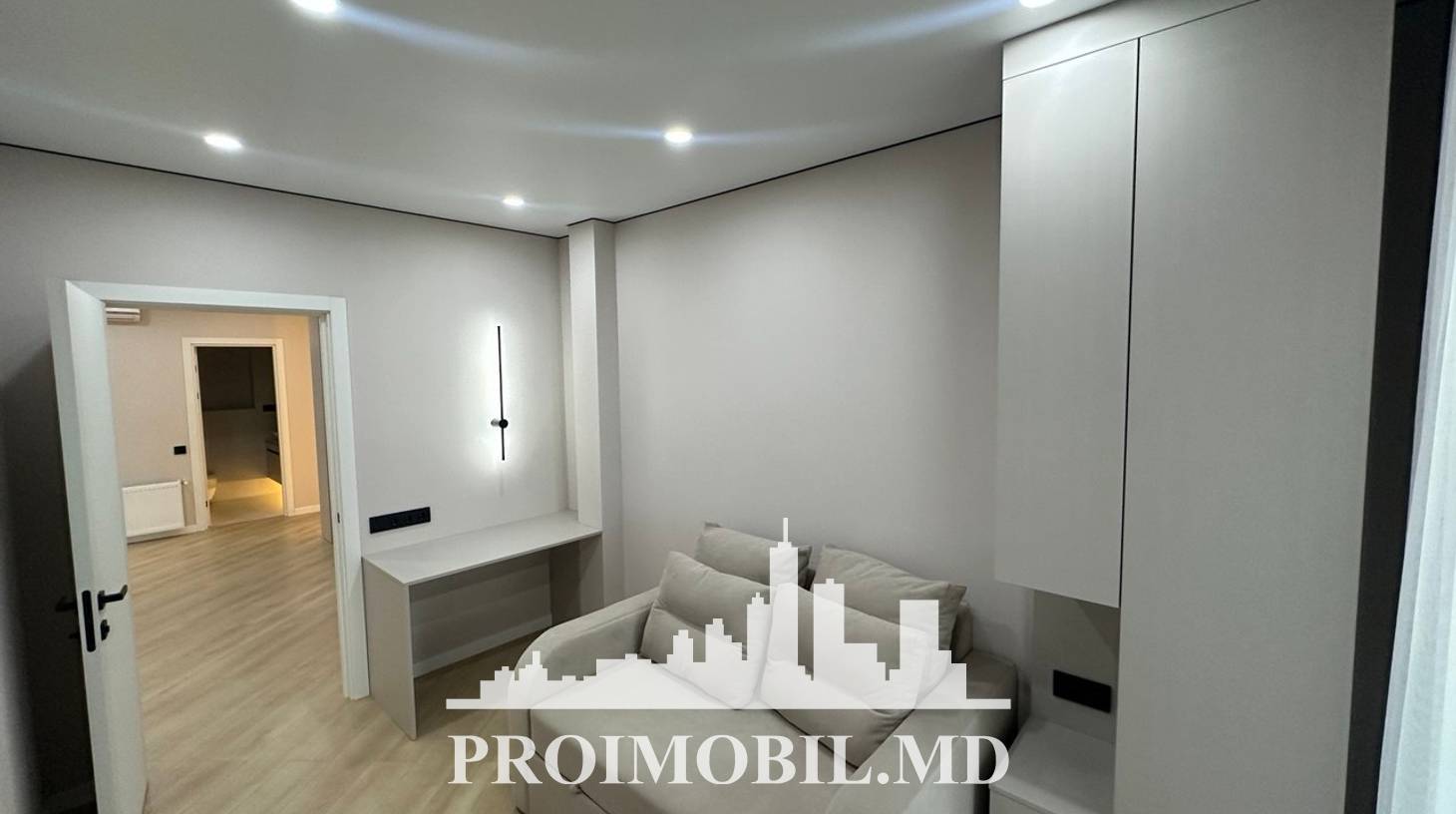 https://images.proimobil.md/zXJRfhvrkgCvzO0fK5_YUx-hwUc5qFnxBMbMMMP9Cu4/watermark:0.75:so:0:30:0.39/resize:fill:1460:816:1/gravity:ce/bG9jYWw6Ly8vZXN0YXRlL2xyLzVjMTBlNmNhLThlMGEtNDg4ZS04NzQyLWM2N2E5NDgwYjNkOS5qcGVn