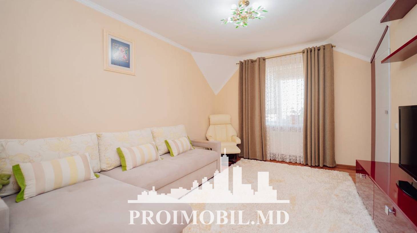 https://images.proimobil.md/zZt60v0-l4t0zJ4CEWk9omL6d1Qu0V2i5nM6VPc4mHw/watermark:0.75:so:0:30:0.39/resize:fill:1460:816:1/gravity:ce/bG9jYWw6Ly8vZXN0YXRlL2xyLzFkMDc2ZDIyLWU5YTAtNDliNy05M2Q2LTNhM2E5NjJlNjI3MC5qcGVn