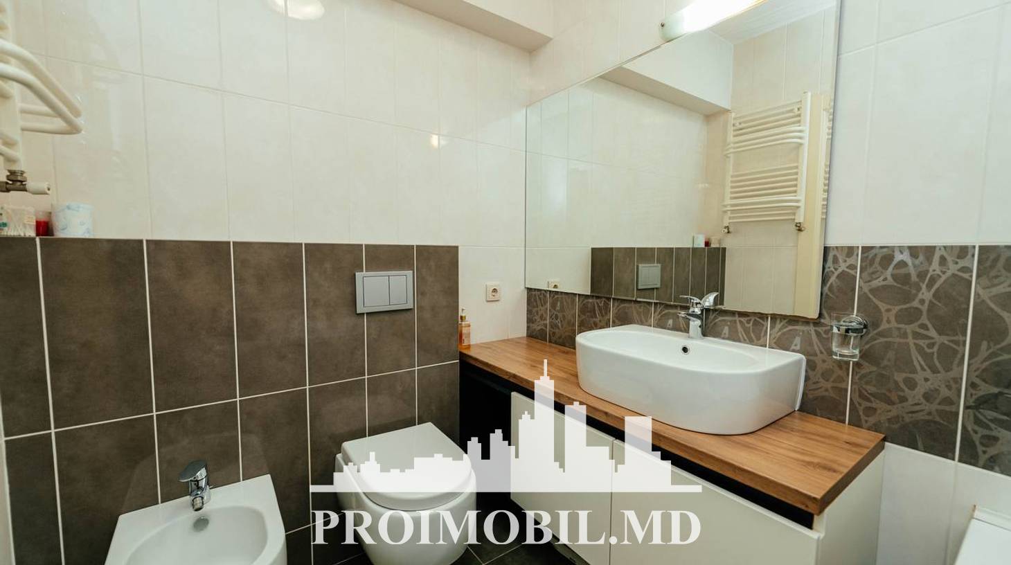 https://images.proimobil.md/z_C5FwmHaP4tVNDRv0CDpk0IJiQjJSXLWmw1nIAR6C0/watermark:0.75:so:0:30:0.39/resize:fill:1460:816:1/gravity:ce/bG9jYWw6Ly8vZXN0YXRlL2xyLzUyODA5Nzc4LTM4ZmYtNDg1Yy1hMWU0LWIwNWE5YTM4ZDBlZi5qcGVn