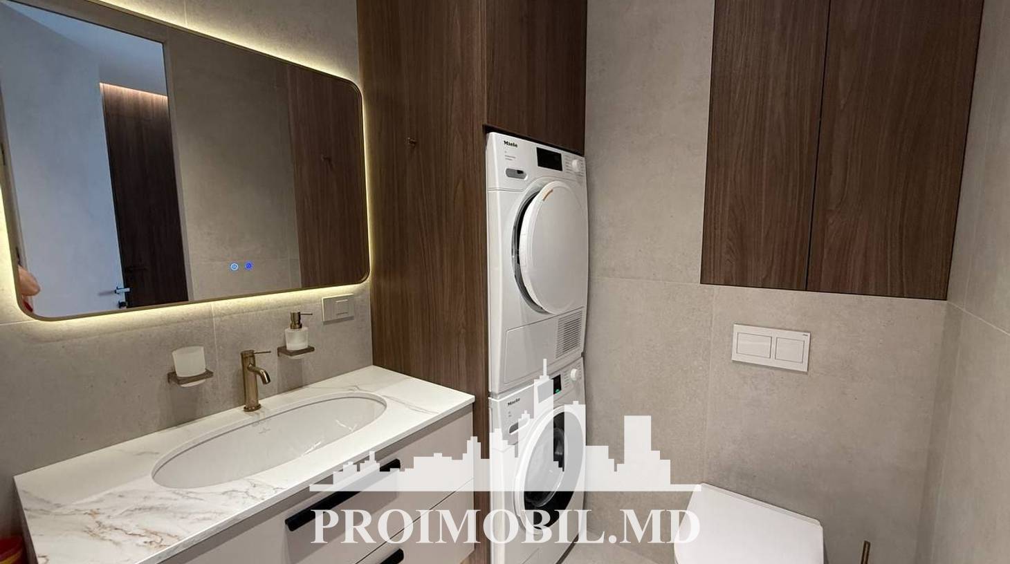 https://images.proimobil.md/z_bV89yvVNuiquO0WoE69hZzEGoGs5v9JLmm8Vs_OFs/watermark:0.75:so:0:30:0.39/resize:fill:1460:816:1/gravity:ce/bG9jYWw6Ly8vZXN0YXRlL2xyLzFmOGU2YzM0LWNkNDYtNDMzNi1iYjc3LTg3MmJmMzc2Y2JhMi5qcGVn