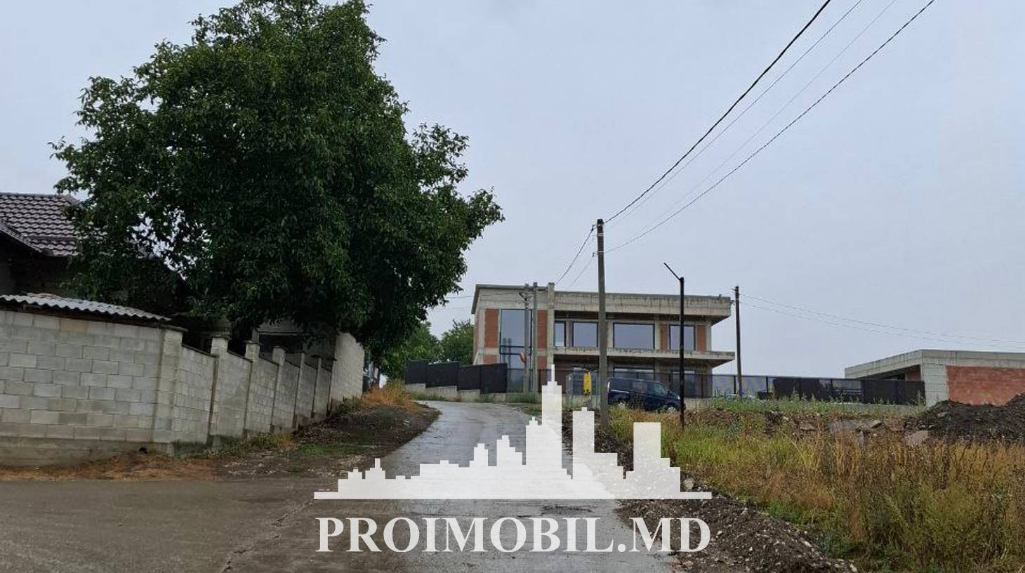 https://images.proimobil.md/zbEbMEqr2txrW0gR0dHcS9xFSKxSKM7V2yl1Mee6nLg/watermark:0.75:so:0:30:0.39/resize:fill:1460:816:1/gravity:ce/bG9jYWw6Ly8vZXN0YXRlL2xyL2UzYTcwZjgyLTUxNmYtNDNlZC1hZDY5LWFmNjA5ZWU5YTNiMS5qcGVn