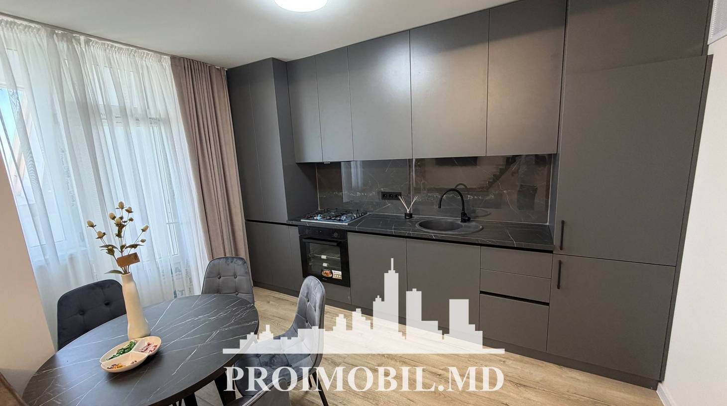 https://images.proimobil.md/zcFwrHPlnI4ulXgFtn61Y-v1J_cH538RJdfBniCihh0/watermark:0.75:so:0:30:0.39/resize:fill:1460:816:1/gravity:ce/bG9jYWw6Ly8vZXN0YXRlL2xyLzQ3MDJhNWIxLWY1ZWQtNDYzMy1iYmY3LTJhNmM0OTBhYjNhZi5qcGVn