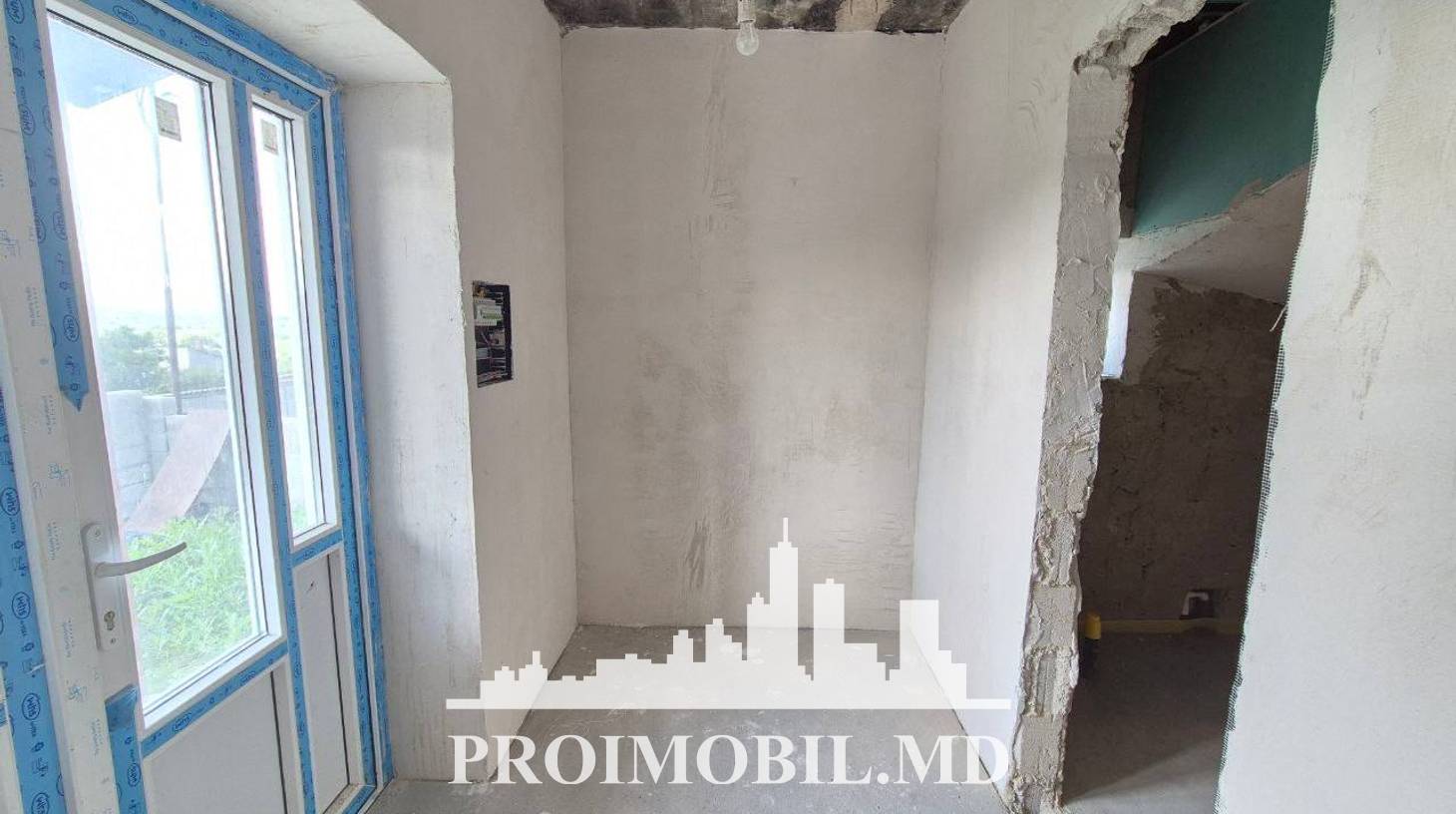 https://images.proimobil.md/zd0KZVAxbOBExB6wKVr-HXuXS7O7KtAxRf07nRnThnY/watermark:0.75:so:0:30:0.39/resize:fill:1460:816:1/gravity:ce/bG9jYWw6Ly8vZXN0YXRlL2xyL2UxMDQ2ODA1LTU5NzktNDVhZS04YjMyLTY2MDdkN2JhNzg3MC5qcGVn