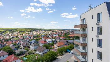 https://images.proimobil.md/zd3lmFT57Tsa6-v3XViOgnJy1zVuW--OnoKePMM7Fj4/resize:fill:350:198:1/gravity:ce/bG9jYWw6Ly8vZXN0YXRlL2xyLzU0MjA3YTUzLWJkZWEtNGQ3NS1hZmQzLTEyNjU3MTkzZDZmZi5qcGVn