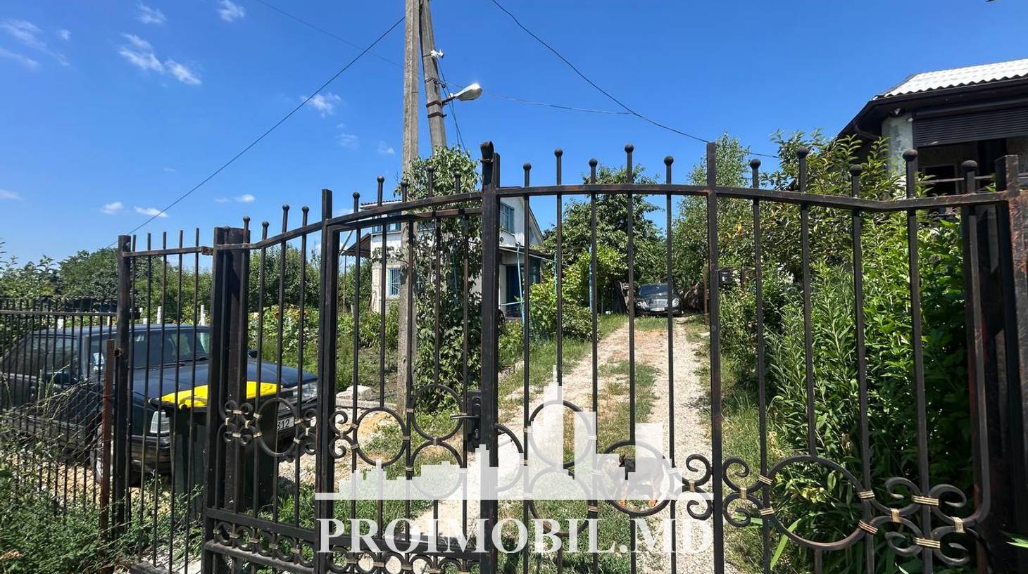 https://images.proimobil.md/zfzBZTjeI3E9IZyXNbdEBncxxxSGbAa_N5kHZJ8tNII/watermark:0.75:so:0:30:0.39/resize:fill:1460:816:1/gravity:ce/bG9jYWw6Ly8vZXN0YXRlL2xyLzIwMjY5NmU0LTY0NjEtNDRiMC04NzdkLTE4MjYwODY3YzkxNy5qcGVn