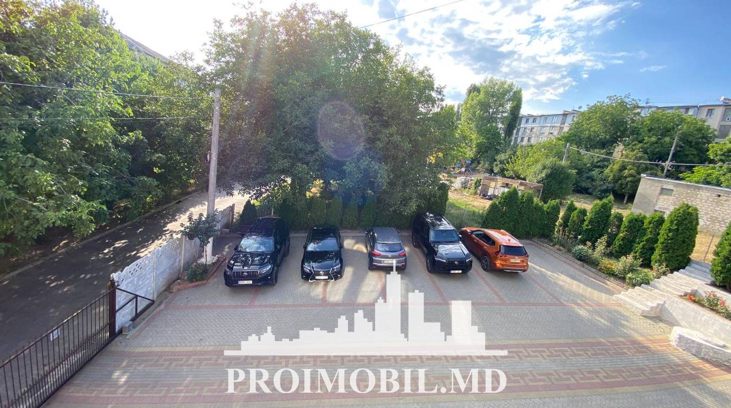 https://images.proimobil.md/zkOCUT5nfBohFJbQkhL8A8BhFTgZVCcUStj5cAAHzjg/watermark:0.75:so:0:30:0.39/resize:fill:1460:816:1/gravity:ce/bG9jYWw6Ly8vZXN0YXRlL2xyL2I5Y2QzYzFlLWY0YzEtNDhmNC04ZjM3LTY1NjkwYmM3MjNlOC5qcGVn