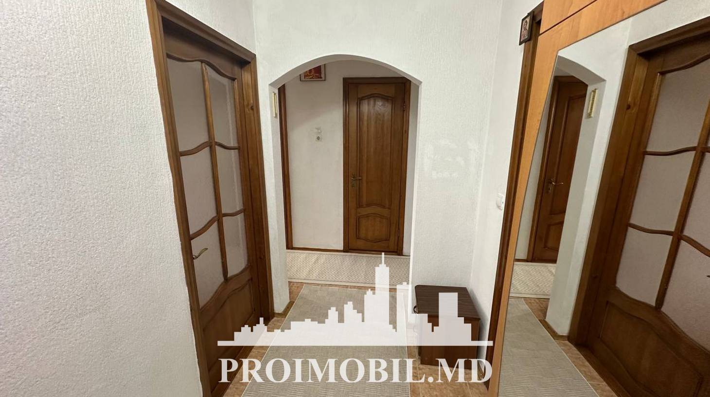 https://images.proimobil.md/zkfT5JQ9vFB7uc2SM9byBJHOWLMzp_bYxwG44vnnktY/watermark:0.75:so:0:30:0.39/resize:fill:1460:816:1/gravity:ce/bG9jYWw6Ly8vZXN0YXRlL2xyL2E4OGFiMDc2LWMyNWUtNGI0Ni1iOGFhLTc2ZWEwMDE2NjYxOS5qcGVn