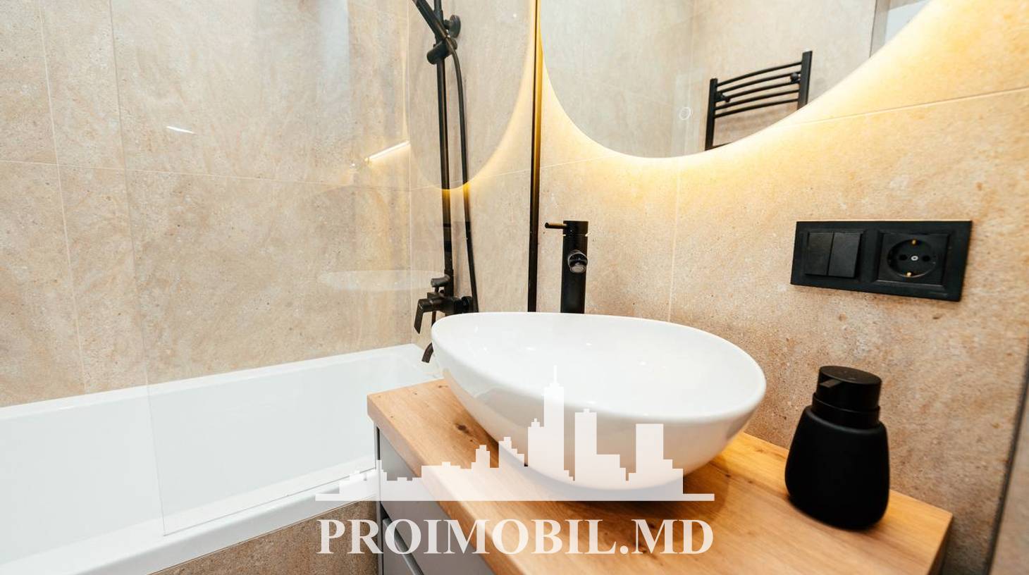 https://images.proimobil.md/zkmWI4mDuhg3S3HJRETQnQyq1ddp5ZfOnY9ODTM8qGk/watermark:0.75:so:0:30:0.39/resize:fill:1460:816:1/gravity:ce/bG9jYWw6Ly8vZXN0YXRlL2xyLzYxMzU5NDc4LTIwNzQtNDI0Ny1iY2FmLWJjMWRkOWI5ZDFmOS5qcGVn