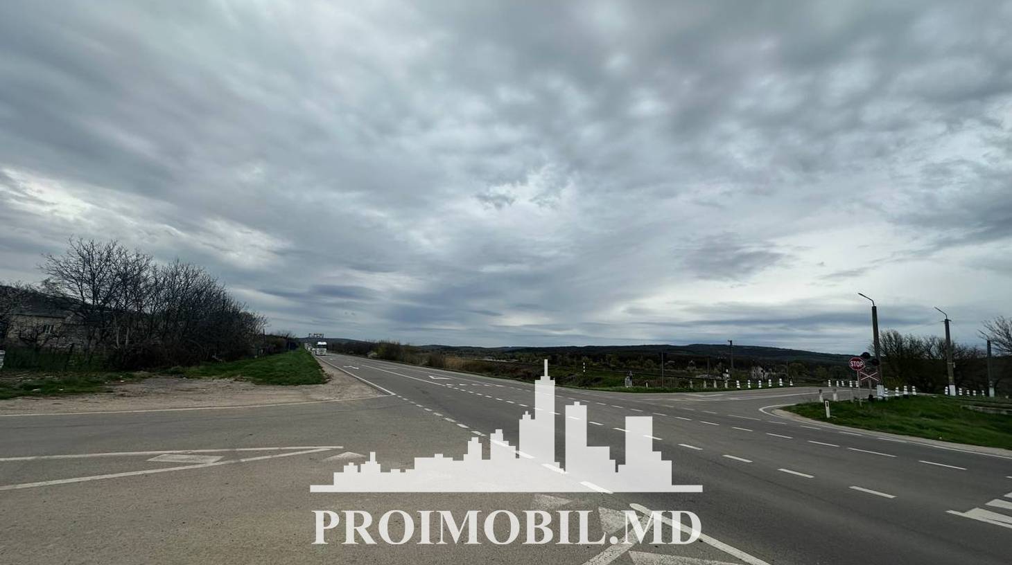 https://images.proimobil.md/zllwNfvwTwzlMsxLO2xjbSU6URuSHYz4elvEM3rUiCY/watermark:0.75:so:0:30:0.39/resize:fill:1460:816:1/gravity:ce/bG9jYWw6Ly8vZXN0YXRlL2xyL2I5OWYxODJiLTdiYTUtNGRlOC1iNDNlLTk2ZDIwZWRhZjg2Mi5qcGVn