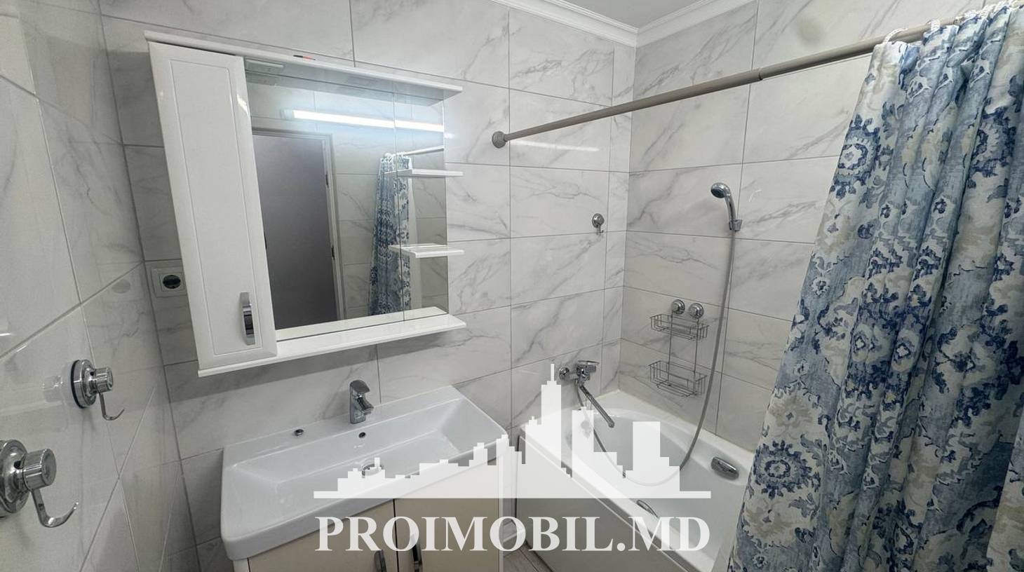 https://images.proimobil.md/zmoCsdSfqoJDw1KyUmuvhytt2j2SipRQB8u_WLZjznU/watermark:0.75:so:0:30:0.39/resize:fill:1460:816:1/gravity:ce/bG9jYWw6Ly8vZXN0YXRlL2xyL2Q1MmFhYThiLTg5ZjMtNGExZS1hOTAyLTc4ZWUyM2M1ZDk1OC5qcGVn