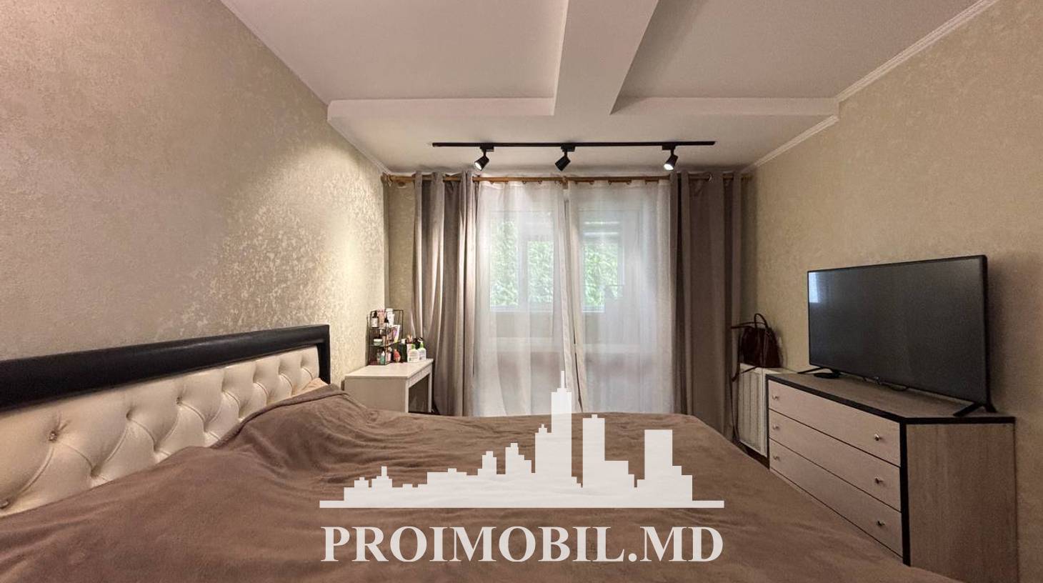https://images.proimobil.md/zq4tO0KY3NP0-zqEm6Ci4nJeQcoqksqpZ5DfAg0EYJI/watermark:0.75:so:0:30:0.39/resize:fill:1460:816:1/gravity:ce/bG9jYWw6Ly8vZXN0YXRlL2xyLzllNzE4NzI5LThkNDctNDRhOC1iZTQ3LTQ3OWE2ZGRmYzYzNS5qcGVn
