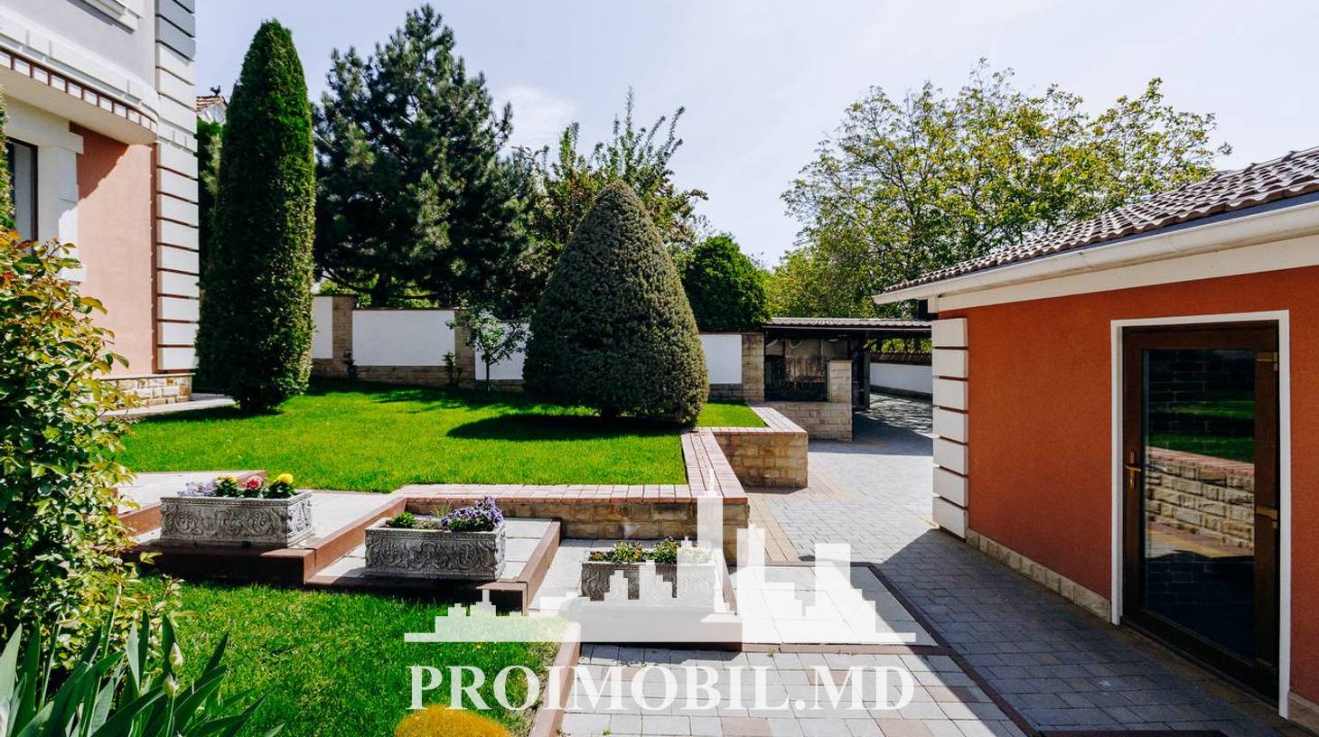 https://images.proimobil.md/zs6VftYQiP_vq28LVT_TxQzvUu9FY66dap2L9NQ0h0Q/watermark:0.75:so:0:30:0.39/resize:fill:1460:816:1/gravity:ce/bG9jYWw6Ly8vZXN0YXRlL2xyL2QyNDBiNWQ5LTM5YjItNGYxMC04OTdlLTk0NjlkNzI3MGNiYS5qcGVn