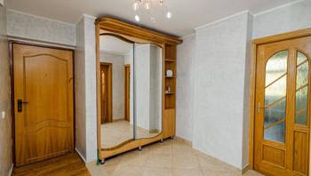 https://images.proimobil.md/zsOeNSrS9WKfhm2vRJnOvzeQjVAEDUCMgNWk4C-F_M0/resize:fill:350:198:1/gravity:ce/bG9jYWw6Ly8vZXN0YXRlL2xyLzUxZjBkMWJmLWZlMTYtNGYzZC1iMzE2LWYyMzRlMGYxN2E5Zi5qcGVn