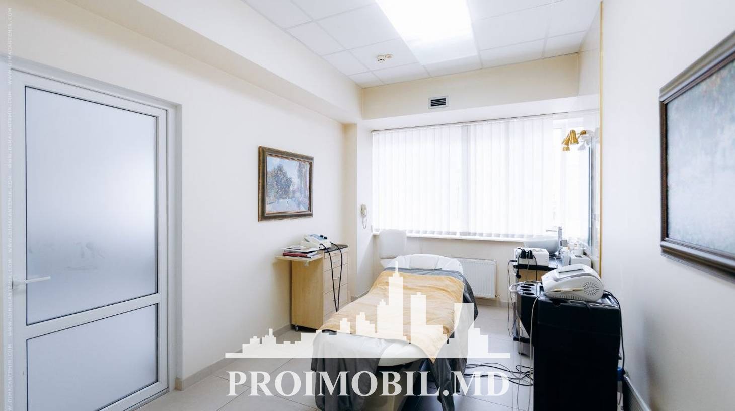 https://images.proimobil.md/zt1hPpMifj40m1yhCAAg4ZNBAxWwKNjMDUb5ERabEAA/watermark:0.75:so:0:30:0.39/resize:fill:1460:816:1/gravity:ce/bG9jYWw6Ly8vZXN0YXRlL2xyLzAxMWUxYWRlLTc5MGMtNDhjOS05ZTRmLTJmNWY5ZmYxMzZjOS5qcGVn