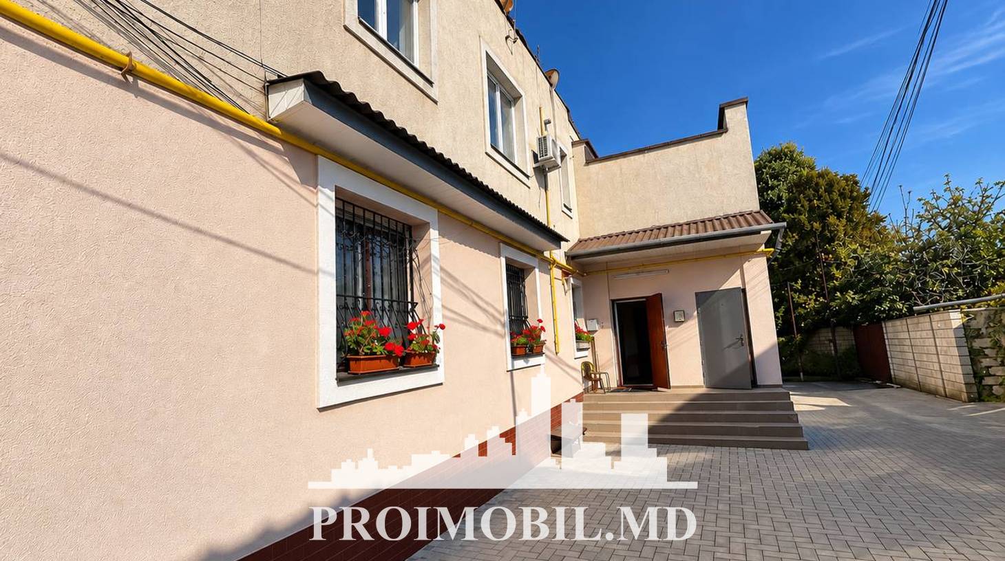 https://images.proimobil.md/ztNQmG4IWdIvxOYNpAZ91MVSoqcXbJE-XshDsVtEQyg/watermark:0.75:so:0:30:0.39/resize:fill:1460:816:1/gravity:ce/bG9jYWw6Ly8vZXN0YXRlL2xyL2FiZjY0ZDBiLWIxNDgtNGYwZC1hY2RjLTZhZDFiZTFkM2EyZS5qcGVn