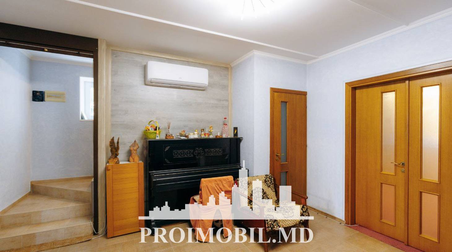 https://images.proimobil.md/ztQRVBN_YqAmtmC7GgboTu-SGkM3BfSTLFktJ9lLm6U/watermark:0.75:so:0:30:0.39/resize:fill:1460:816:1/gravity:ce/bG9jYWw6Ly8vZXN0YXRlL2xyLzk0Zjg5MzY0LTQ1ZDgtNDVkMS05ZTBmLTY4ZTVjNTdiNGVmYy5qcGVn