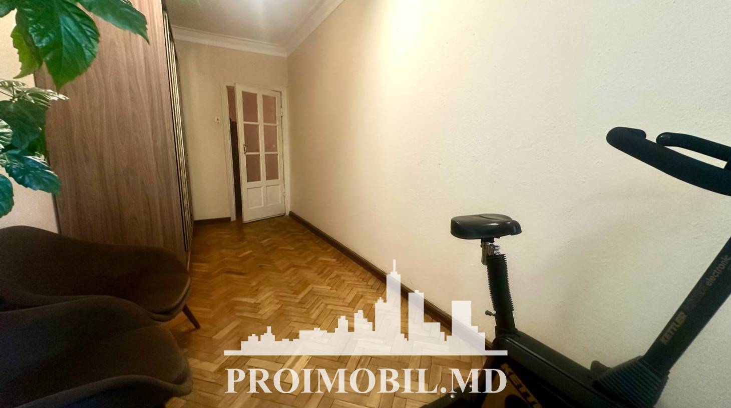 https://images.proimobil.md/zu02qgRZKmuY81gVLiYd-OGNtHJH8w4lNAkGrrs3dm8/watermark:0.75:so:0:30:0.39/resize:fill:1460:816:1/gravity:ce/bG9jYWw6Ly8vZXN0YXRlL2xyLzg5ZmVmZjFlLWY0ZmEtNDc4NC1iOWVjLTM4ODA1OTk0OTRkNi5qcGVn