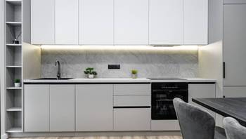 https://images.proimobil.md/zwnIoe66QgOg_IzgpQnNzDrrvsSJDaW8ra919iEJLNg/resize:fill:350:198:1/gravity:ce/bG9jYWw6Ly8vZXN0YXRlL2xyLzJmMTNhZmE5LTYwNGYtNDRjOC04NTU3LTgxY2MwMDZmZDMwMy5qcGVn