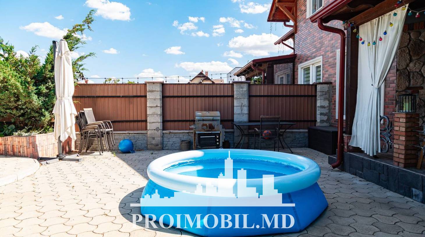 https://images.proimobil.md/zwtz2znyd6rPzZt42GH9ezs4iu2Biv43dydkSn_cht4/watermark:0.75:so:0:30:0.39/resize:fill:1460:816:1/gravity:ce/bG9jYWw6Ly8vZXN0YXRlL2xyL2RhMjU4ZTRjLTMwODctNGJkYS04M2VhLTgxZWRiZDg5ZGY1OS5qcGVn