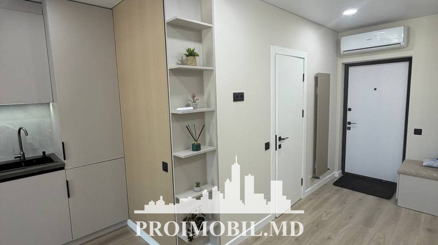 https://images.proimobil.md/zywyv6R_ZFHx3uVwlb2vgfWfBjhx3sQkoDKXPrFkb_A/watermark:0.75:so:0:30:0.39/resize:fill:1460:816:1/gravity:ce/bG9jYWw6Ly8vZXN0YXRlL2xyLzYzZDMyZTIyLTQzZmQtNGVmOC1iODQyLTA5MmNiZWExYzhlMy5qcGVn